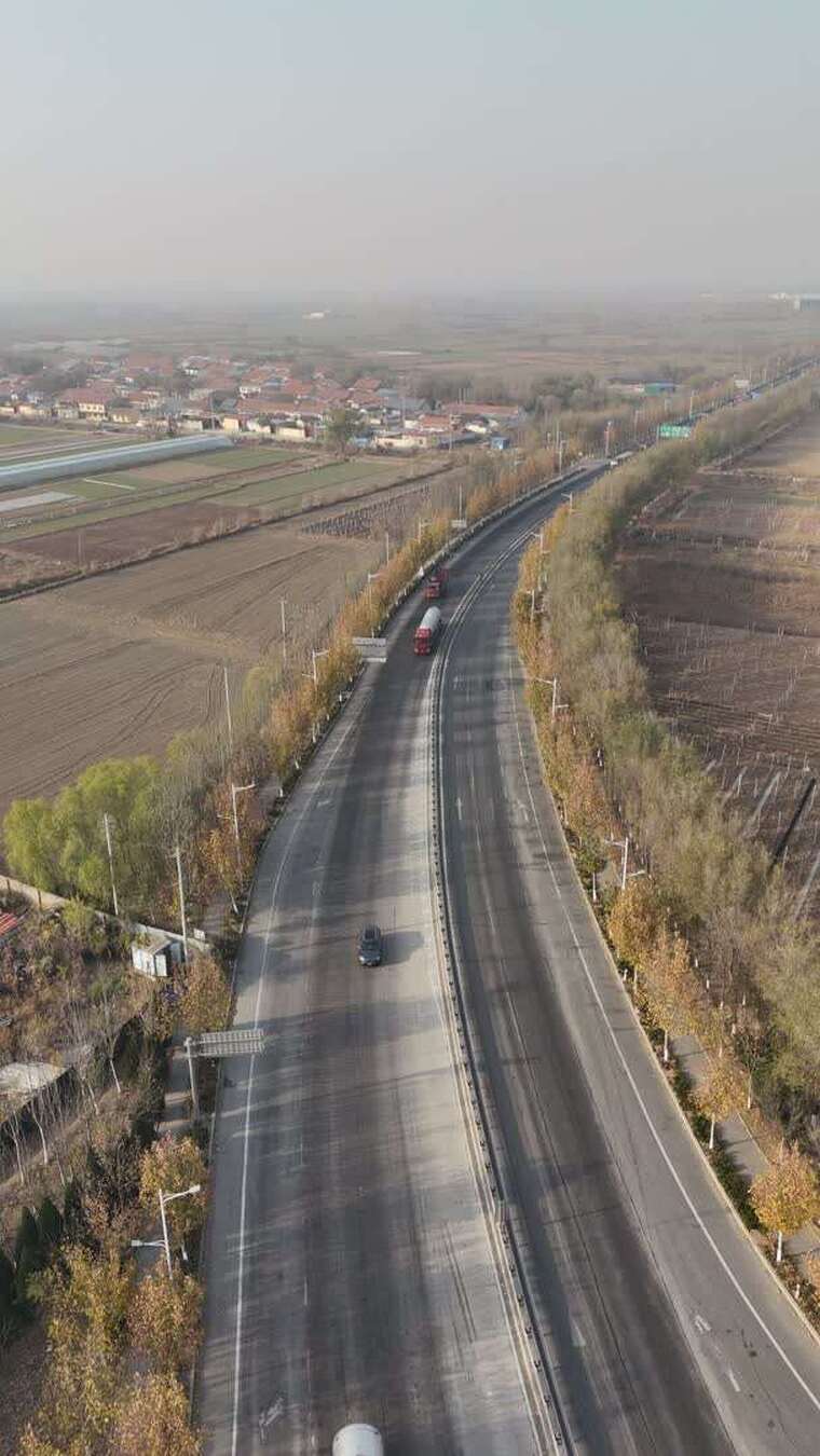 公路航拍乡村田野风光