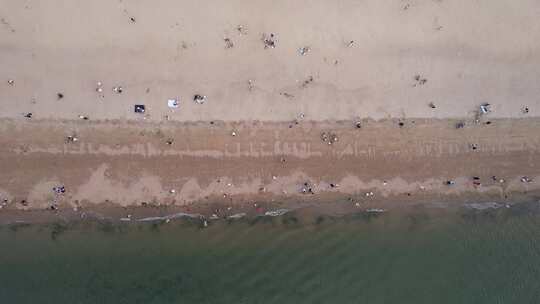 航拍大海海浪沙滩