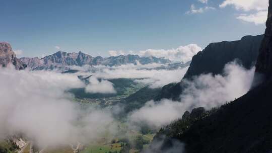 人间仙境新疆瑞士云雾缭绕航拍视频素材模板下载