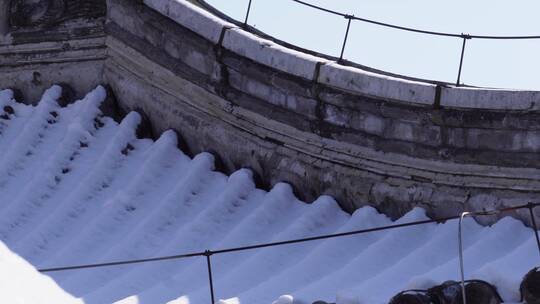 落雪积雪古建筑下雪雪景圆明园屋顶瓦片 ~视频素材模板下载