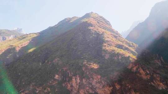 香格里拉虎跳峡金沙江大峡谷