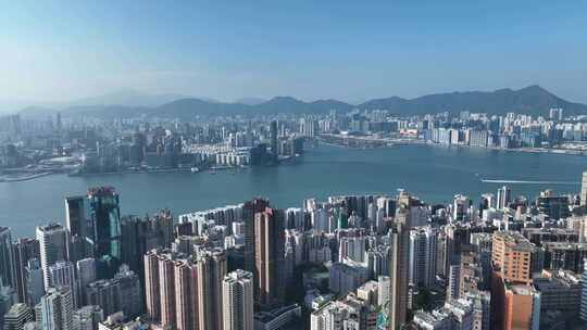 航拍香港维多利亚港城市天际线万里无云风景