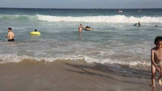 深圳大鹏岛西涌海滩三号海滨浴场