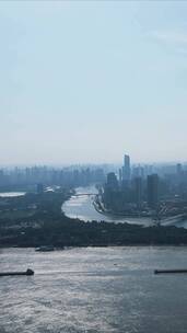 航拍武汉城市清晨迷雾竖屏