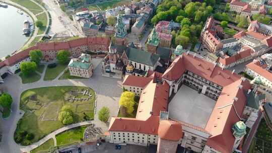 波兰克拉科夫克拉科夫瓦维尔皇家城堡的航拍镜头