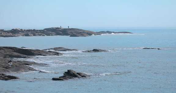 蓝色海水海边意境惬意风吹大海海滩空镜