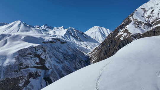 佐治亚州古多里美丽雪山的鸟瞰图