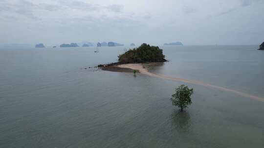 泰国攀牙岛瑶内岛Koh Nok的鸟瞰图