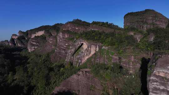 航拍龙虎山象鼻峰（横飞）