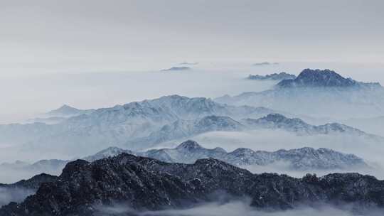 洛阳白云山山峦叠嶂云雾缭绕