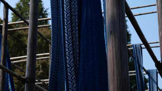 乌镇古镇的蓝印花布染布坊传统工艺非遗技术视频素材模板下载