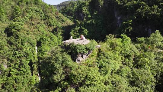 湘西天问台游客航拍