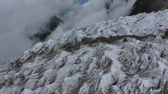 航拍四川第二高峰中山峰雪山冰川冰塔林风光