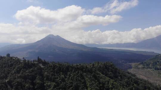 巴厘岛活火山阿贡火山视频素材模板下载