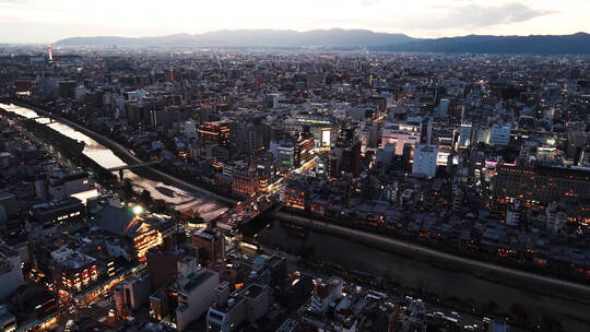 京都市中心晚霞街道夜景精简版