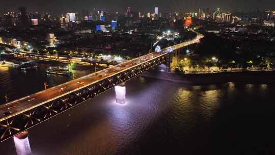 无人机近距离航拍湖北省武汉市长江大桥夜景