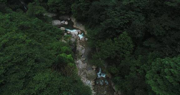 夏季山间清泉小溪航拍