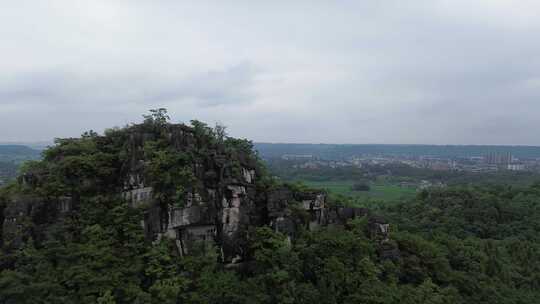 绵阳北川县城附近的山与大地