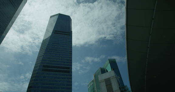 上海高楼大厦仰拍参观视角