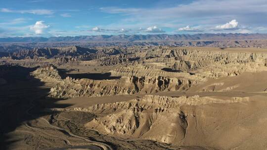 西藏阿里扎达土林玛朗大峡谷自然风光