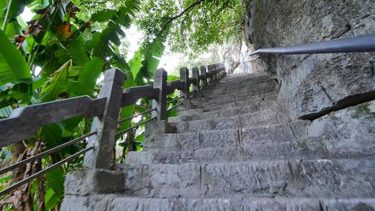 广西桂林象山景区象鼻山登山道视频素材模板下载