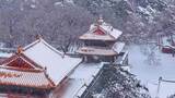 辽宁沈阳北陵公园清昭陵大雪中古建筑航拍高清在线视频素材下载