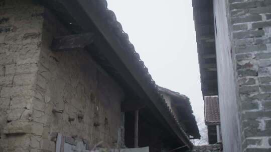 古村古巷里的传统建筑特写