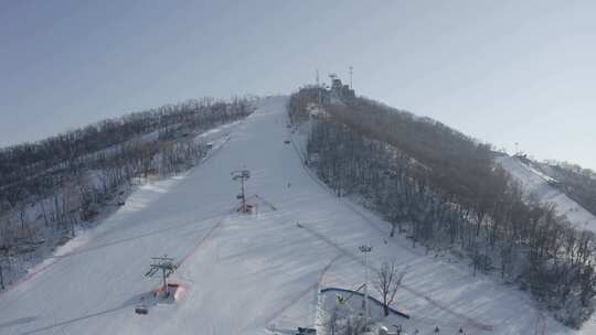 航拍吉林省长春庙香山滑雪场冬季风光