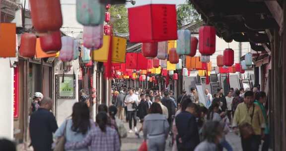 上海南翔古镇南翔老街红灯笼人流节日