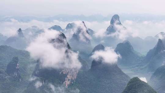 航拍桂林山水云雾