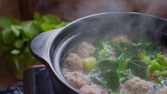 中华美食青菜猪肉丸子烹饪