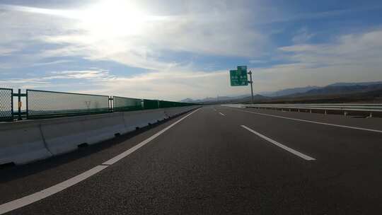 公路 车辆 行驶 移动 道路 自然风景