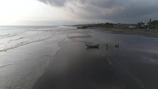 航拍海滩全景