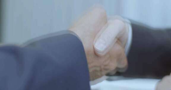 商务签约 合作握手