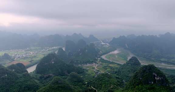 （延时）广西桂林山水漓江风光