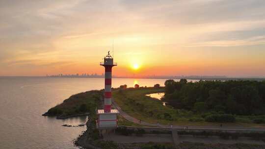 合肥巢湖边夕阳晚霞下码头灯塔航拍