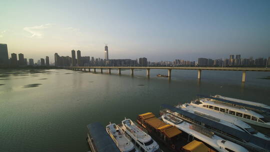武汉市汉街航拍沙湖汉街夕阳游船桥709