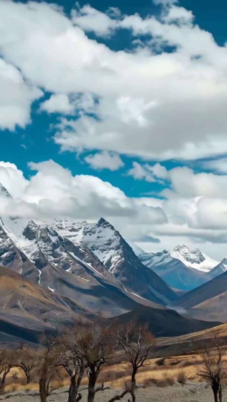 雪山自然风光全景