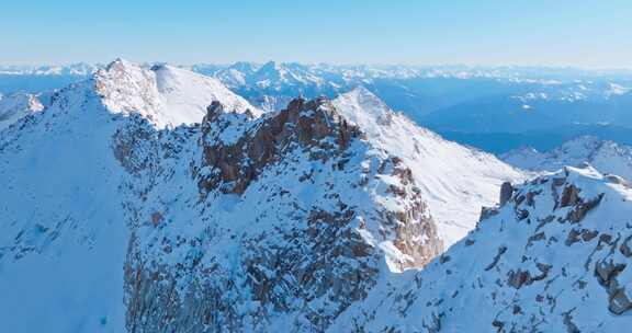 航拍四川阿坝黑水县达古冰川雪山风景