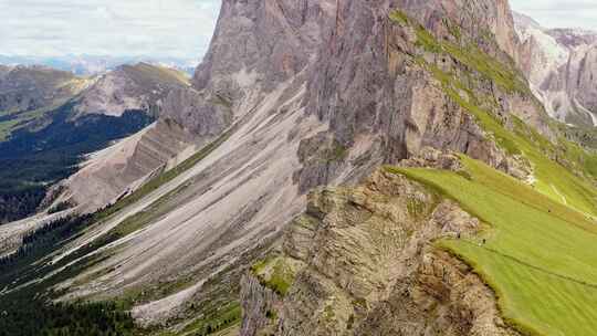 山脉，白云石，山峰，山谷