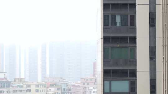 雨天的城市住宅楼实拍