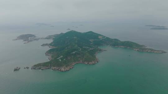 航拍东海舟山群岛屿花鸟岛大海边