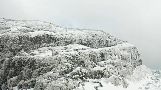 航拍雪山雪景