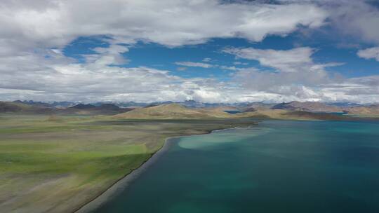 西藏山南浪卡子县羊卓雍错湖泊自然风光视频素材模板下载