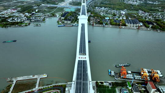 上海疫情_徐浦大桥和船航拍