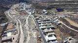 航拍山间蜿蜒公路高清在线视频素材下载