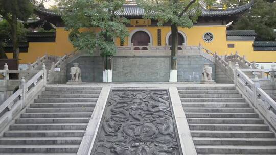 夕阳沐浴下的常熟虞山三峰清凉禅寺