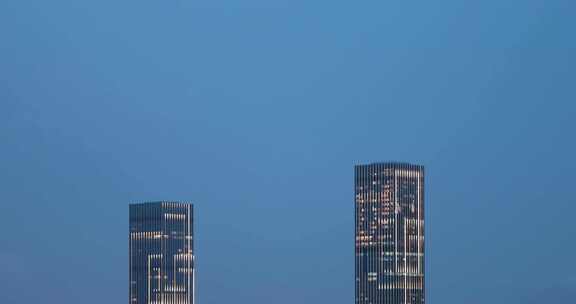 城市高楼夜景灯光秀4K视频素材