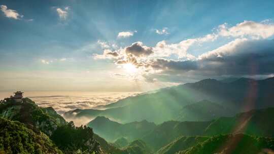 清晨云海日出云层山顶山林山峰云雾缭绕风景