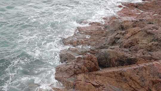 深圳海岸线-大梅沙礁石风起浪涌